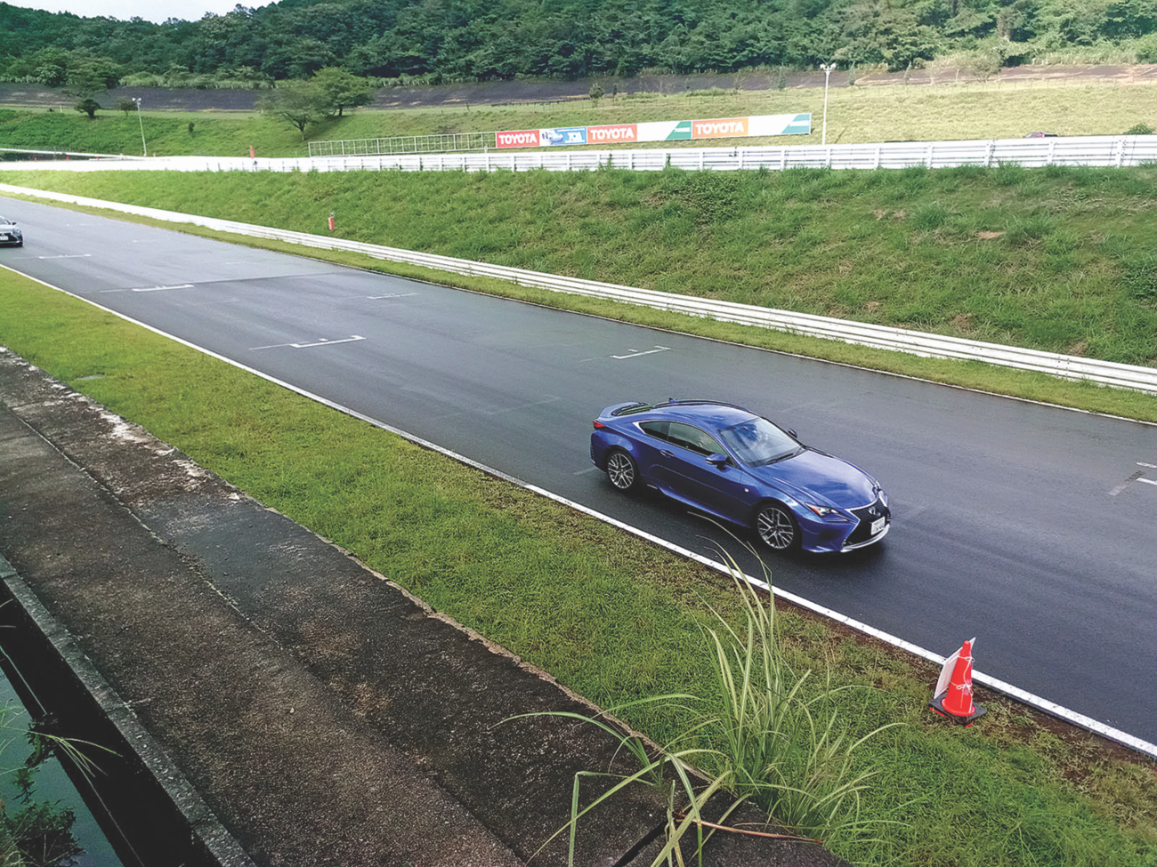 Lexus RC 300h.jpg