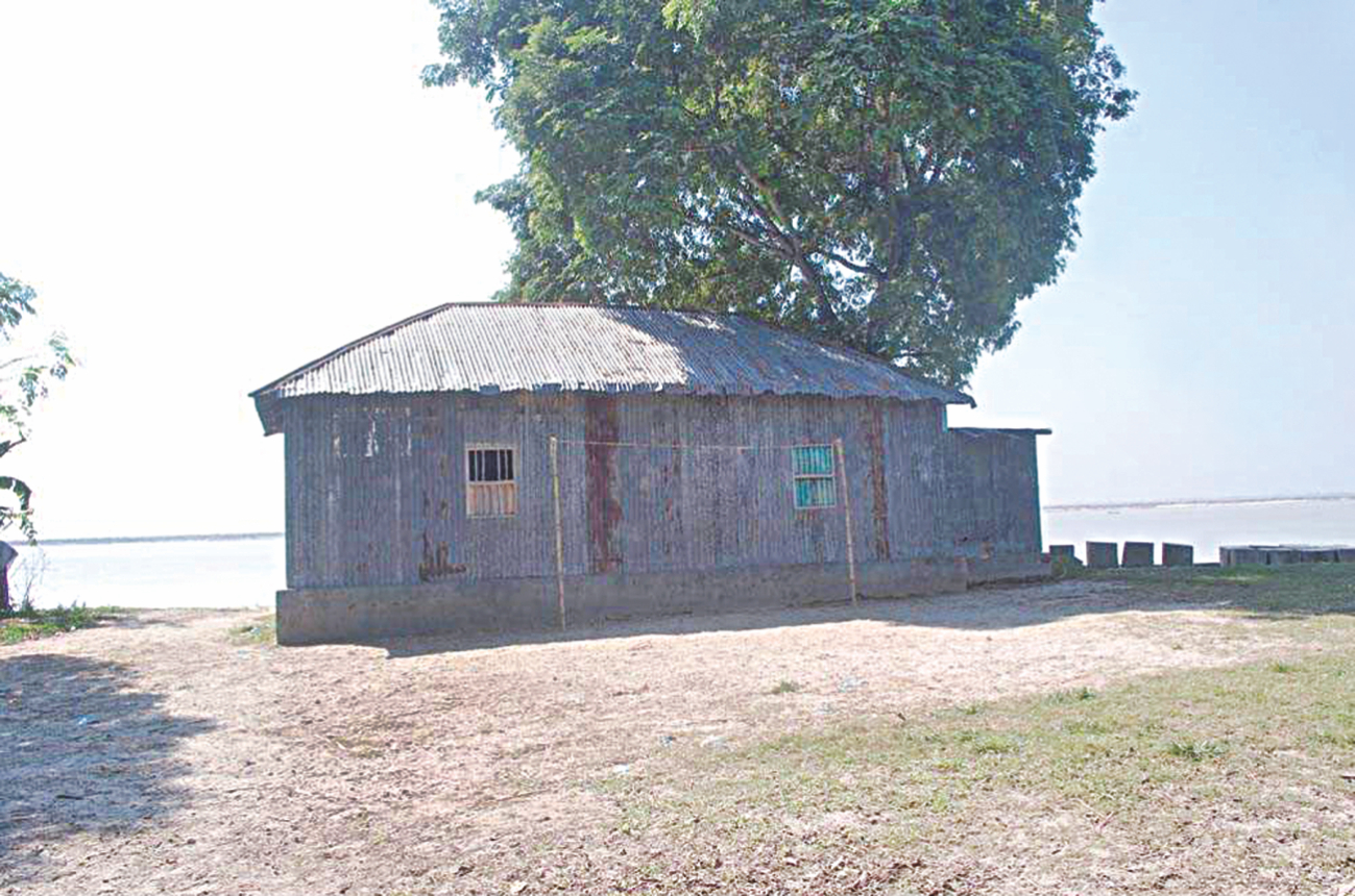 makeshift primary school.jpg