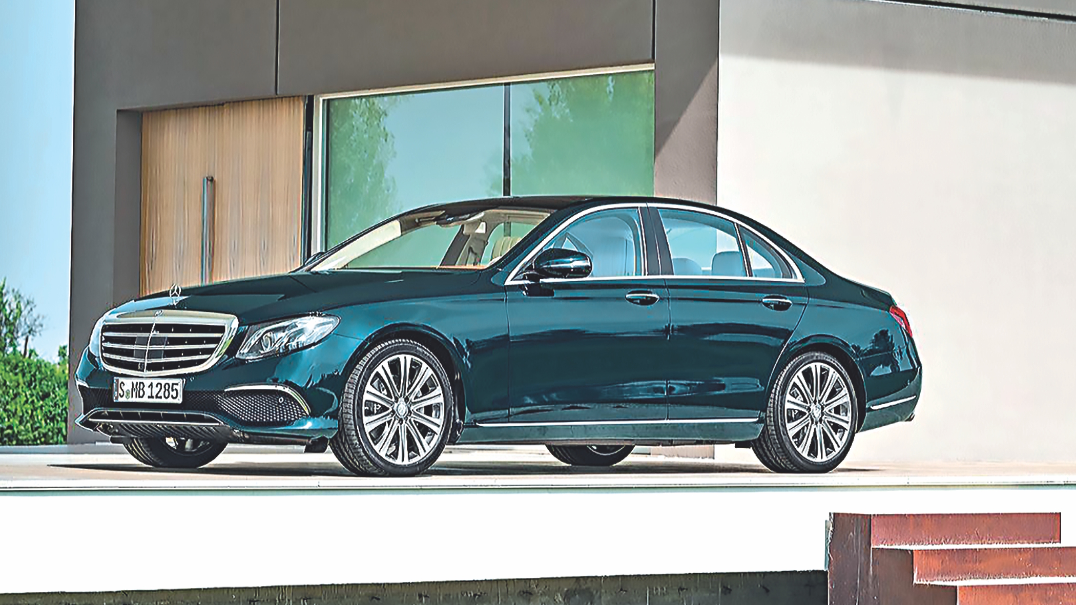 mercedes-benz_e300.jpg