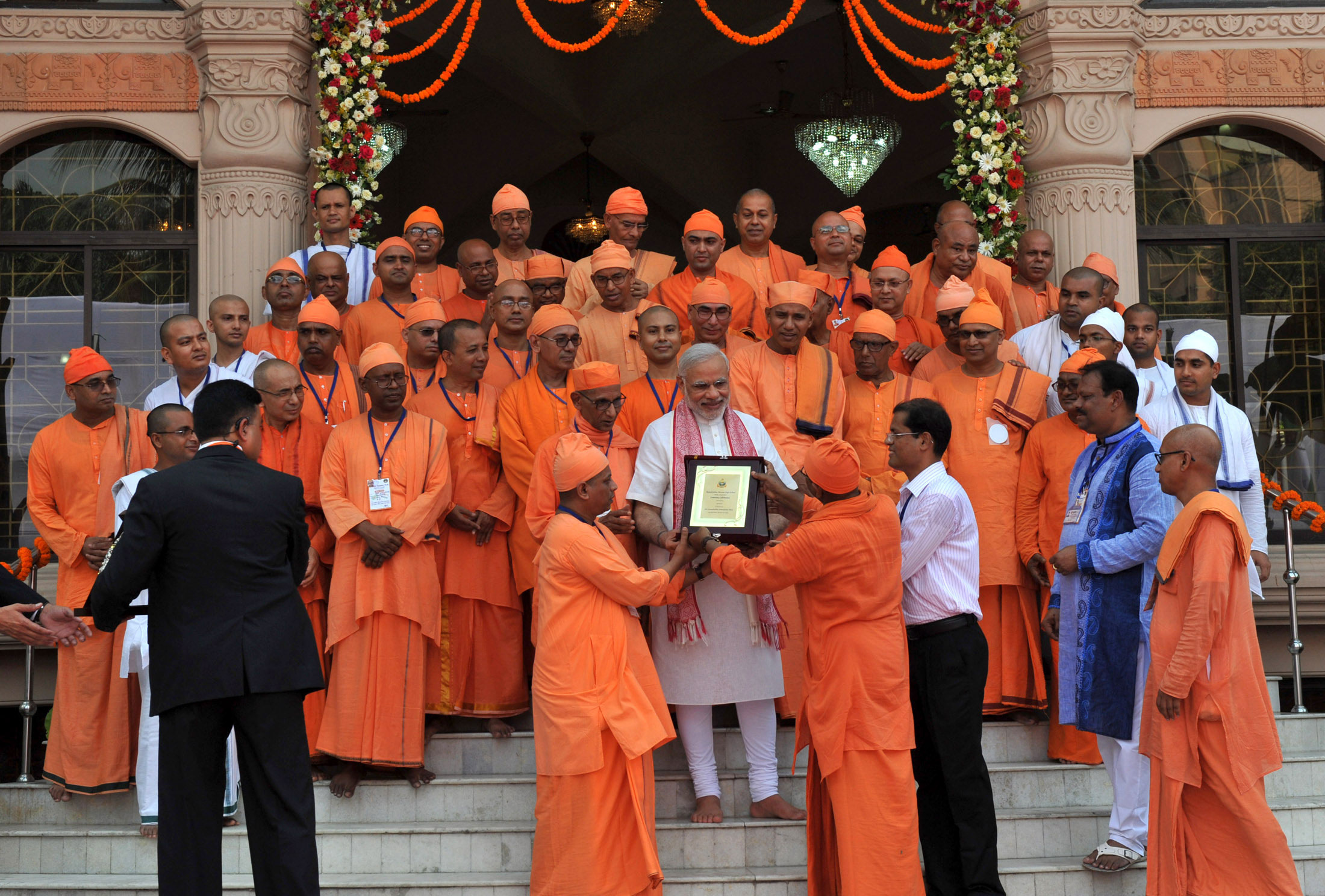 Modi-Ramakrishna-2-PIB.jpg