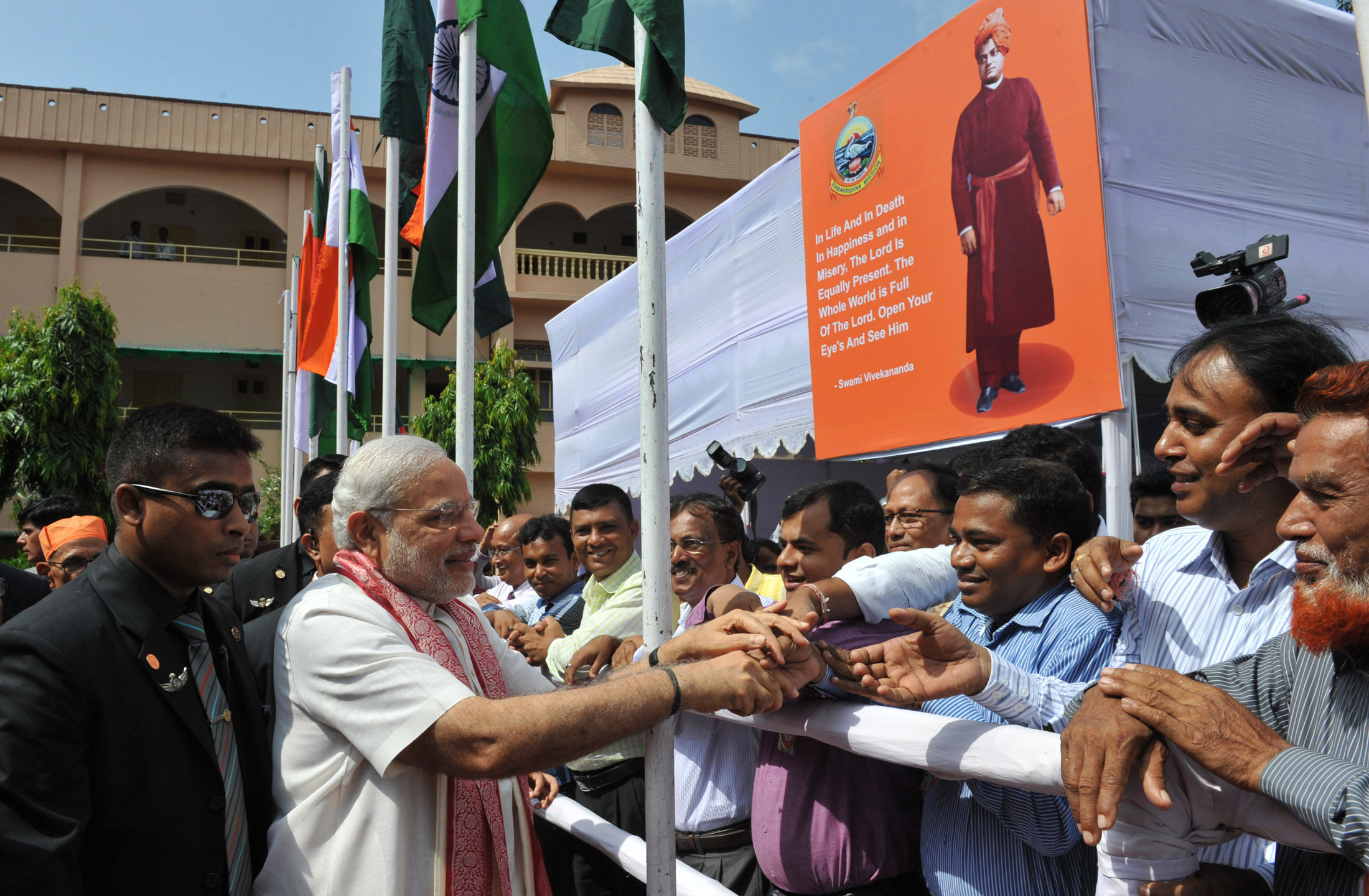 Modi-Ramakrishna-3-PIB.jpg