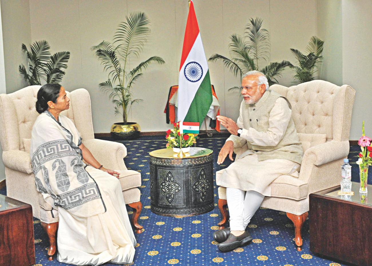 modi mamata.jpg