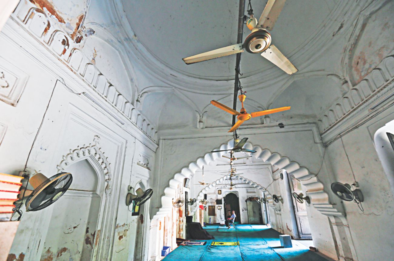 mosque1_0.jpg