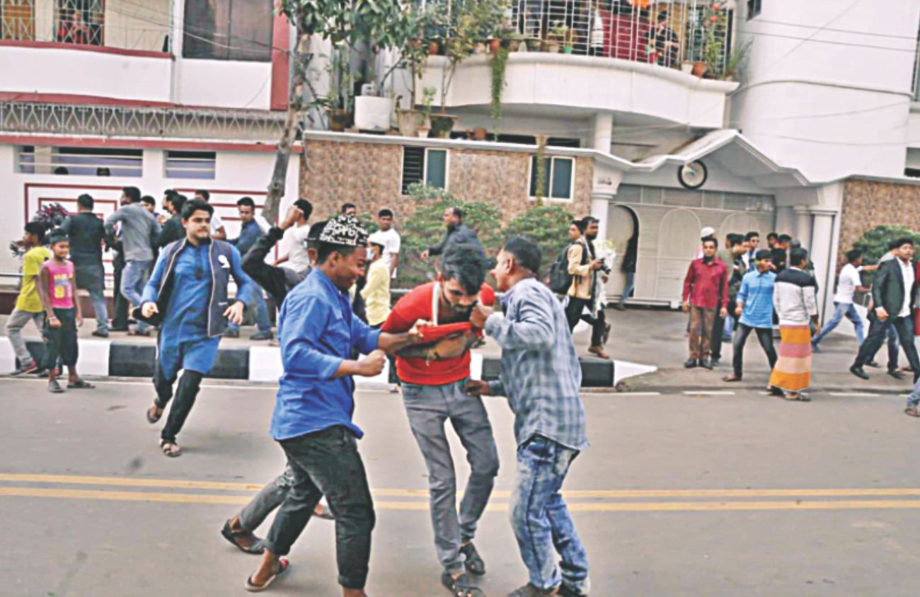 Motorcade of Dr Kamal attacked
