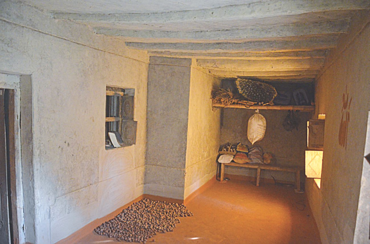 mud_house_3.jpg