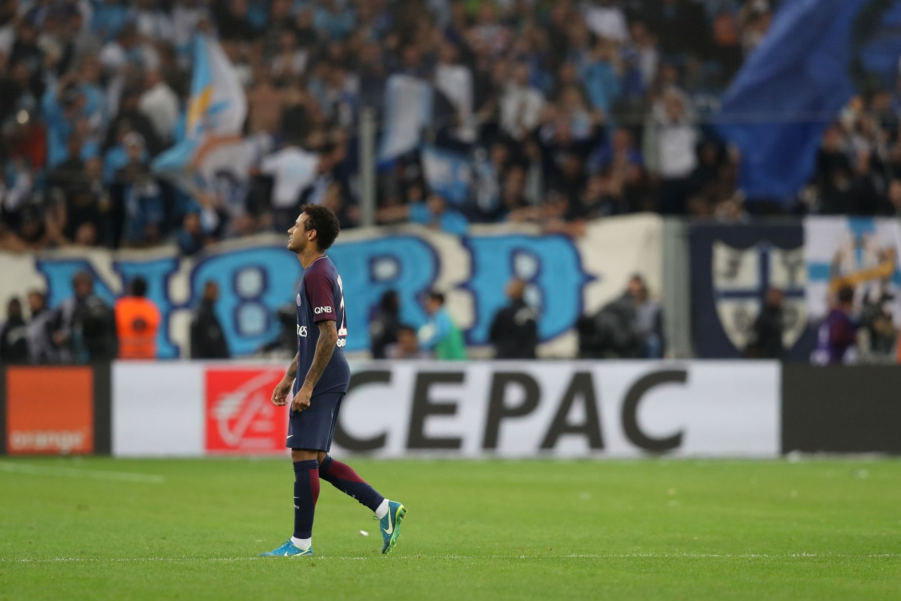 neymar_red_walks_off.jpg