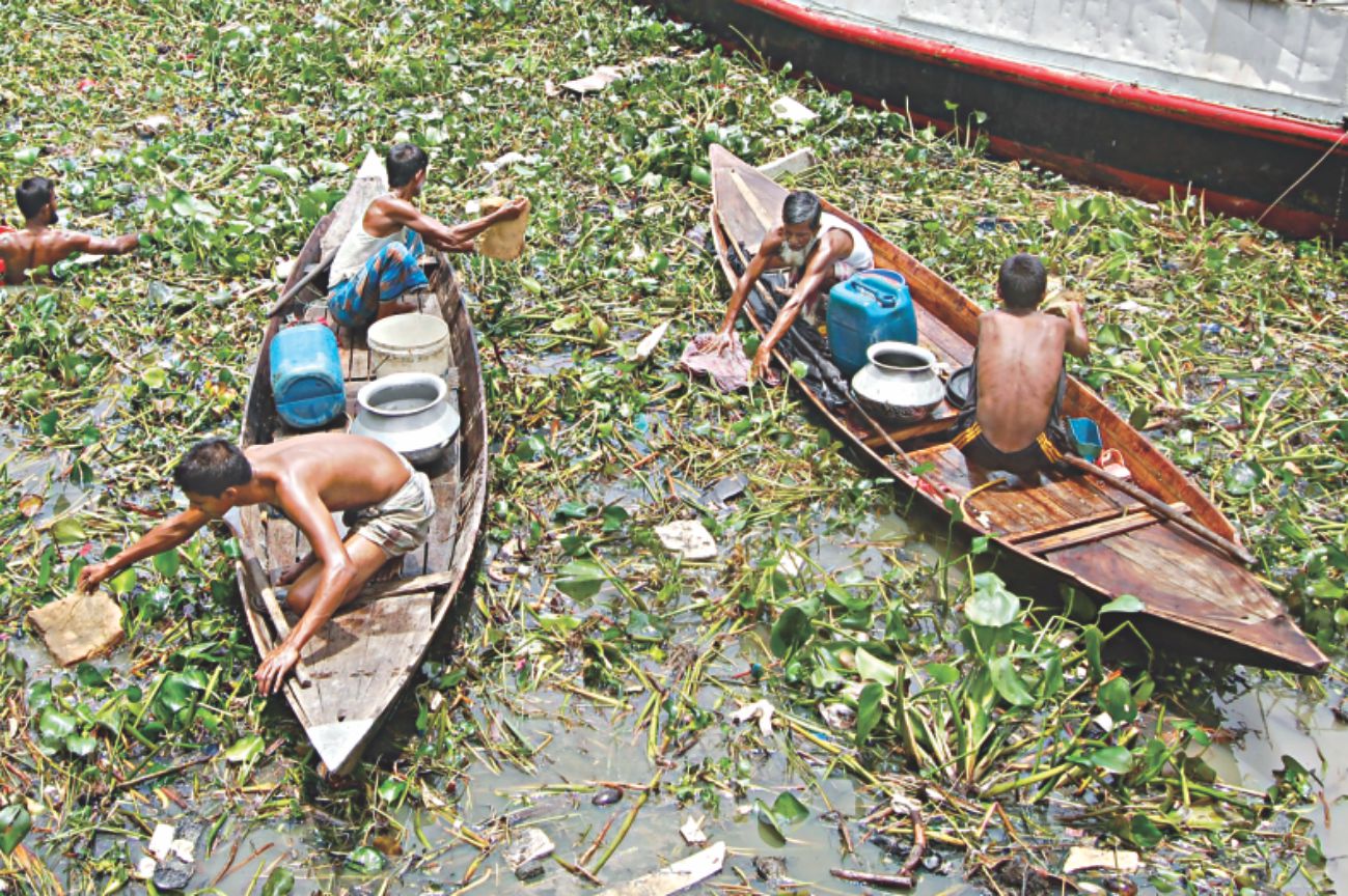 oil_spill_in_karnaphuly_1.jpg