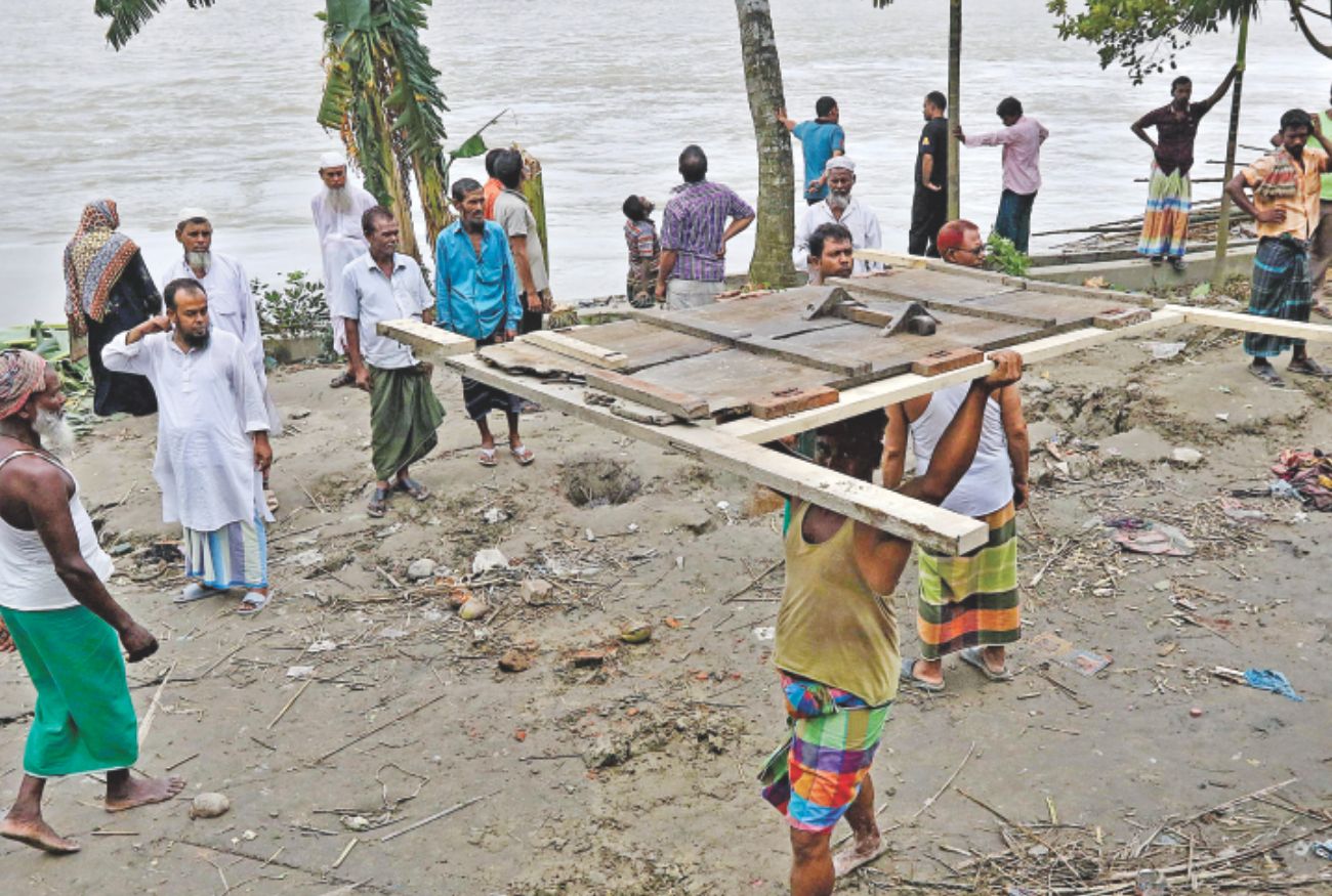 Padma turns furious3.jpg