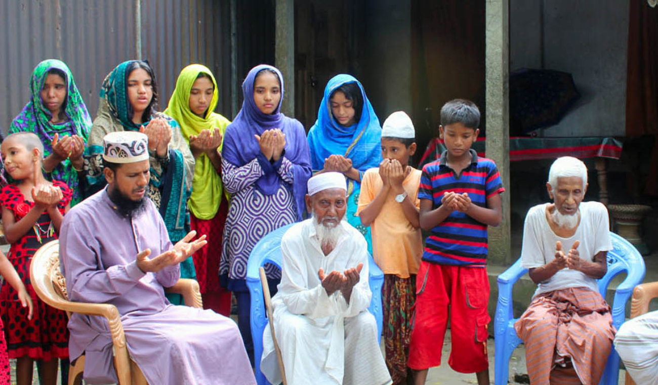 pray for razzak.jpg