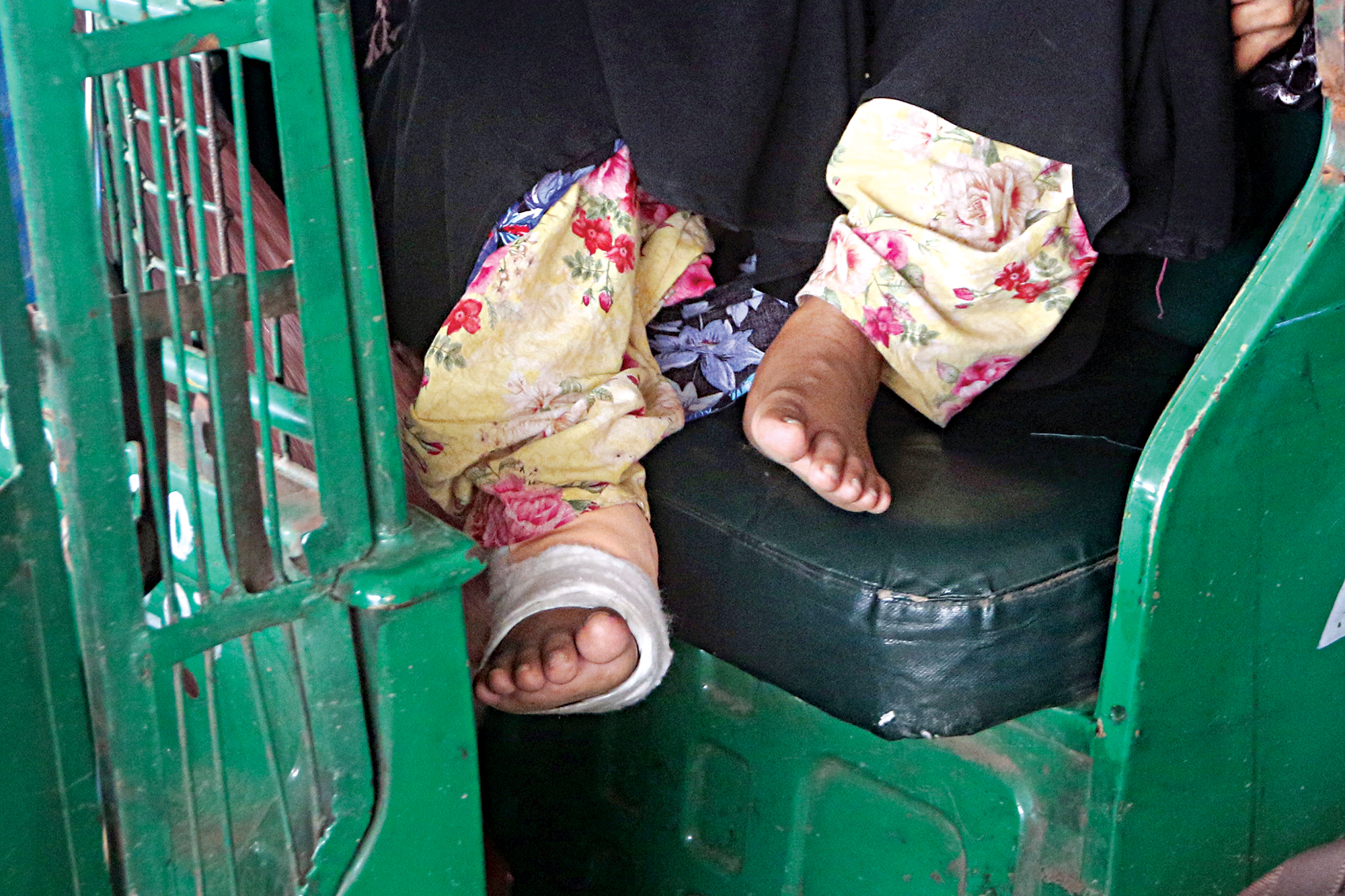 saudi_return_women_worker_2.jpg
