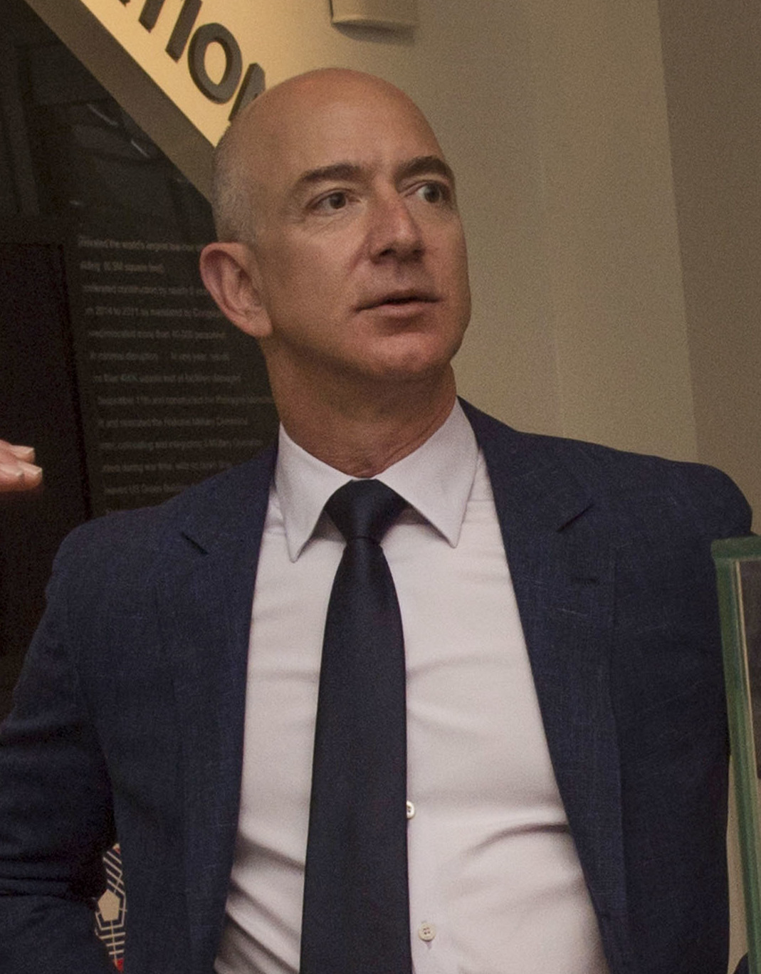 secretary_of_defense_ash_carter_meets_with_jeff_bezos_may_5_2016_1_cropped.jpg