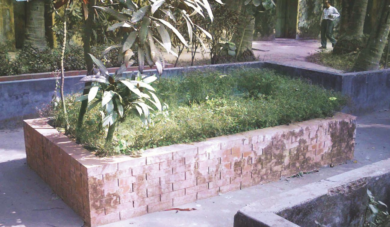 Shahidullah's tomb at Dhaka University campus.