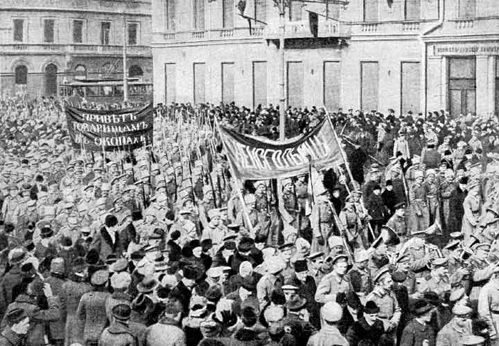 soldiers_demonstration.february_1917.jpg