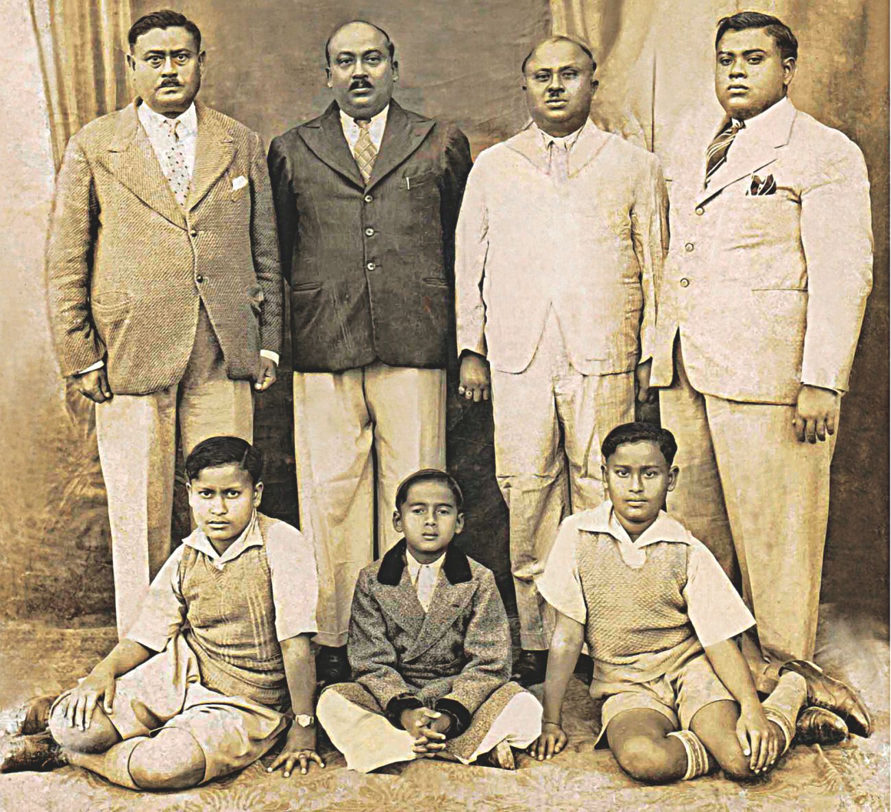 sons_and_grandchildren_of_qazi_azizul_haque.jpg