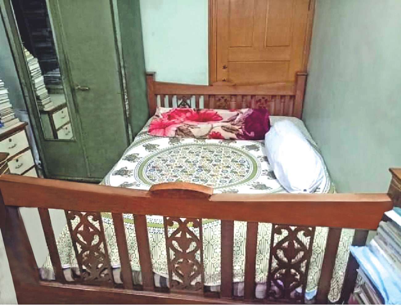 subhas bose bed