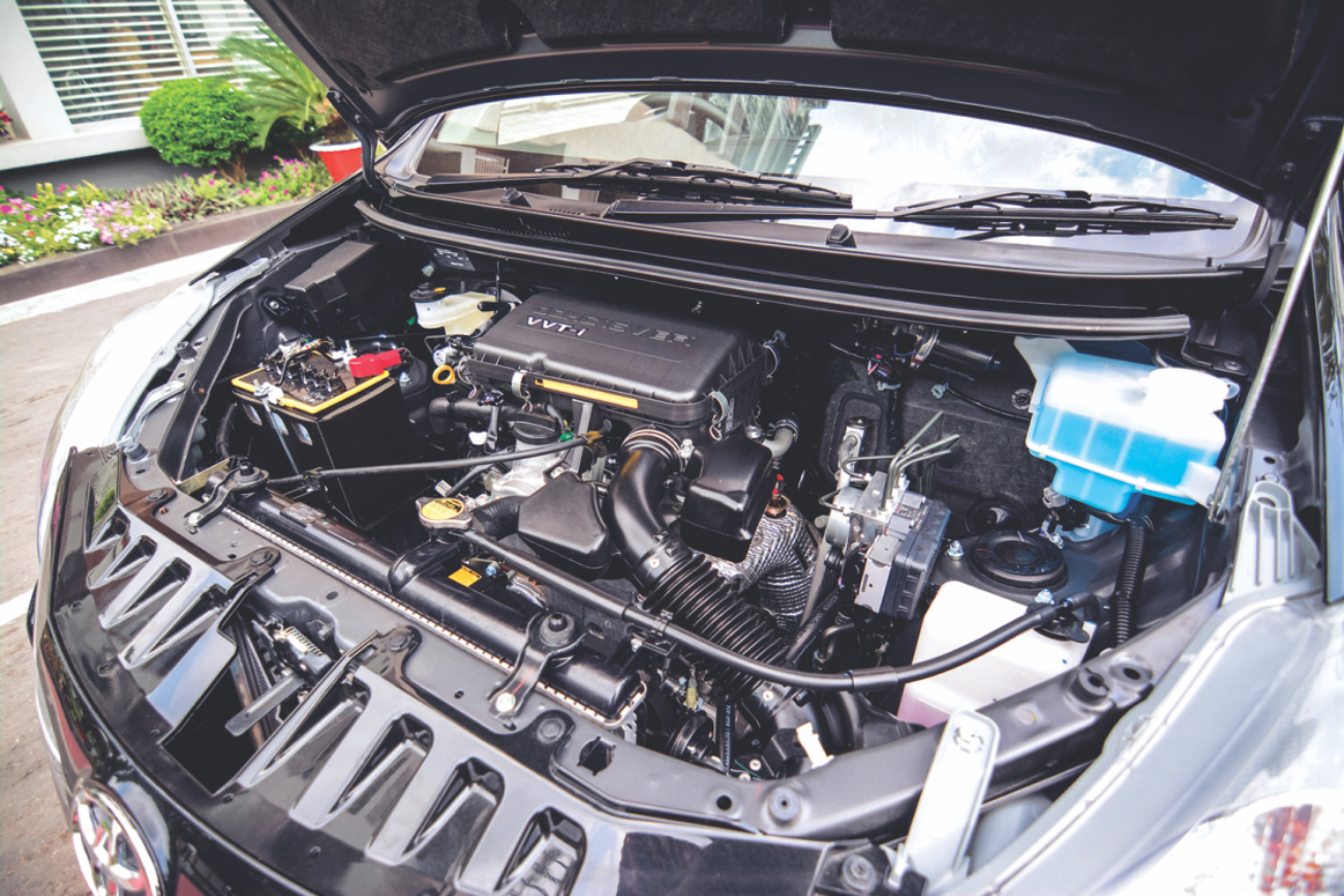 Shift Navana TOyota Avanaza 2015 test drive 1.5 engine