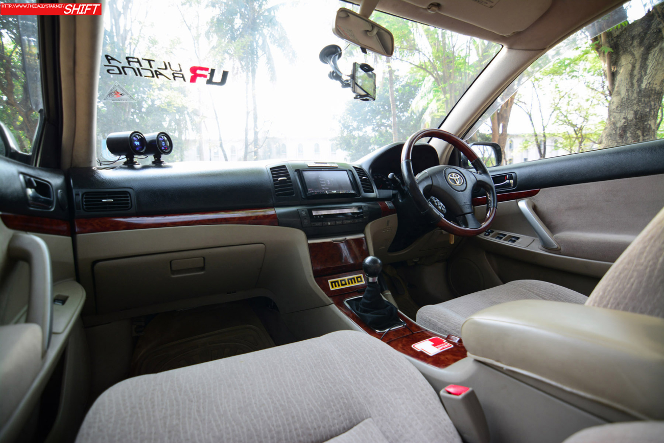 TOYOTA PREMIO6.jpg