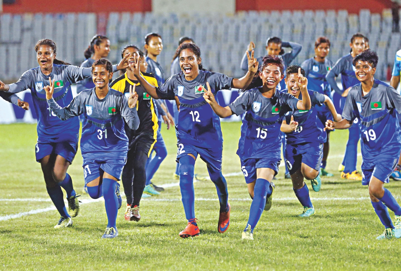 u16 womens.jpg
