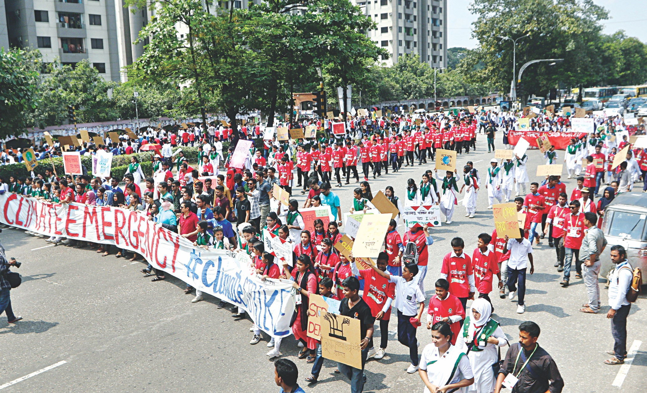 youths_strike_for_planet1.jpg