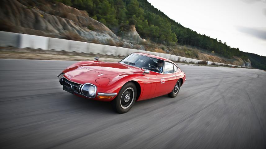 Toyota 2000GT.jpg