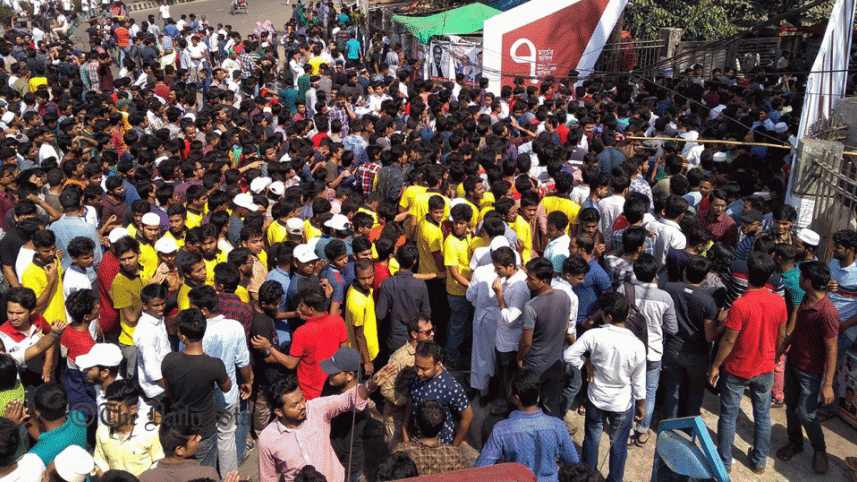 al-rally-march_7-18_palash_khan.gif