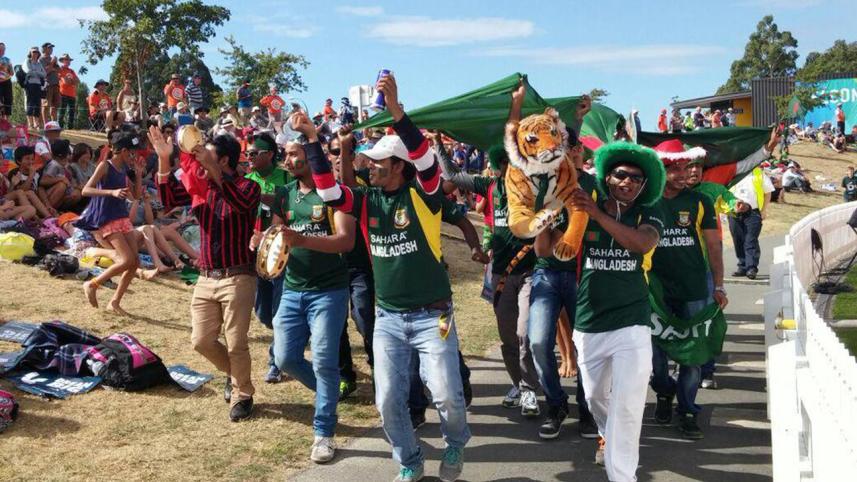 Bangladesh fans cheer