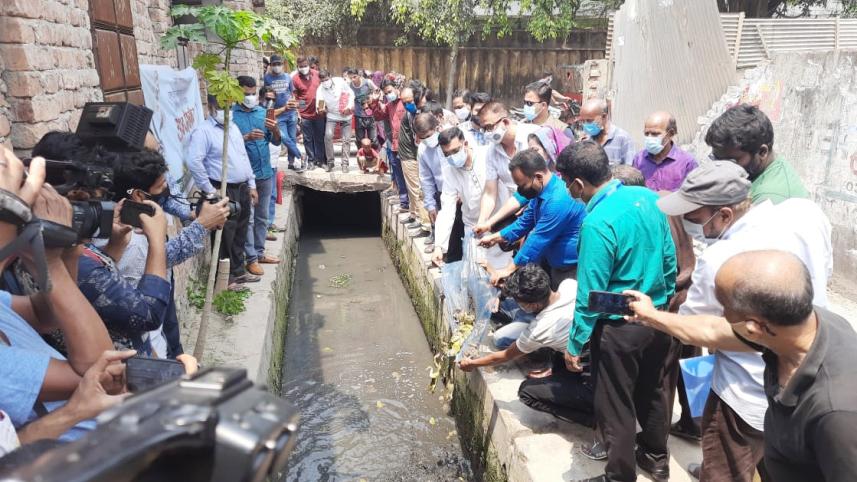 Mymensingh frog released-02.jpg