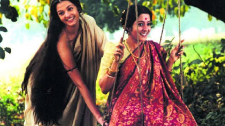 Aishwarya Rai and Raima Sen in Chokher Bali.jpg