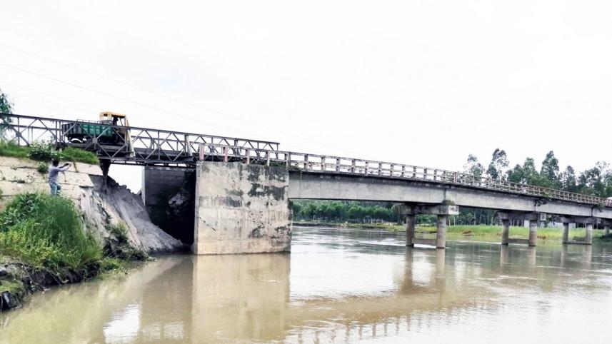 bridge-Dhaleswari-river-Charabari-Tangail.jpg