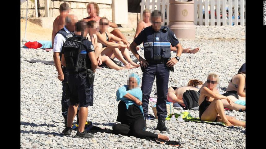 Burkini-1WB.jpg