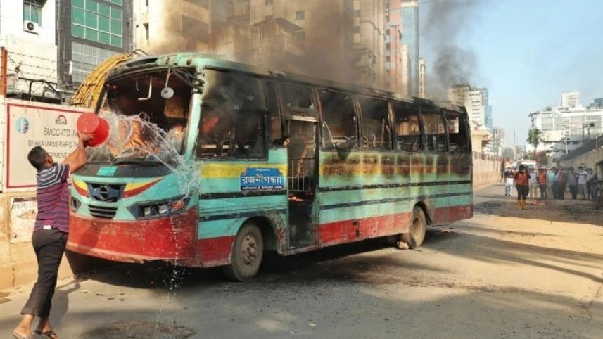 bus_fire-dhaka_0.jpg