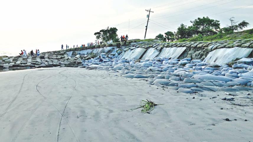 Coastal erosion.jpg