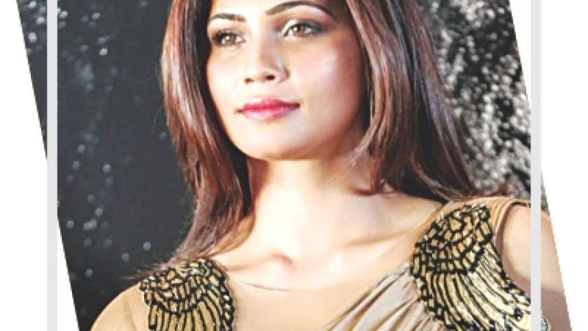 daisy shah.jpg