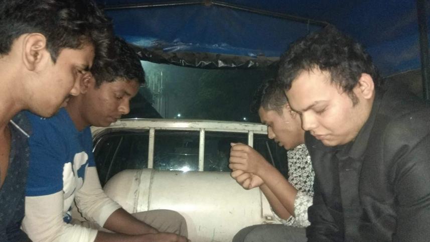  Dhaka University students