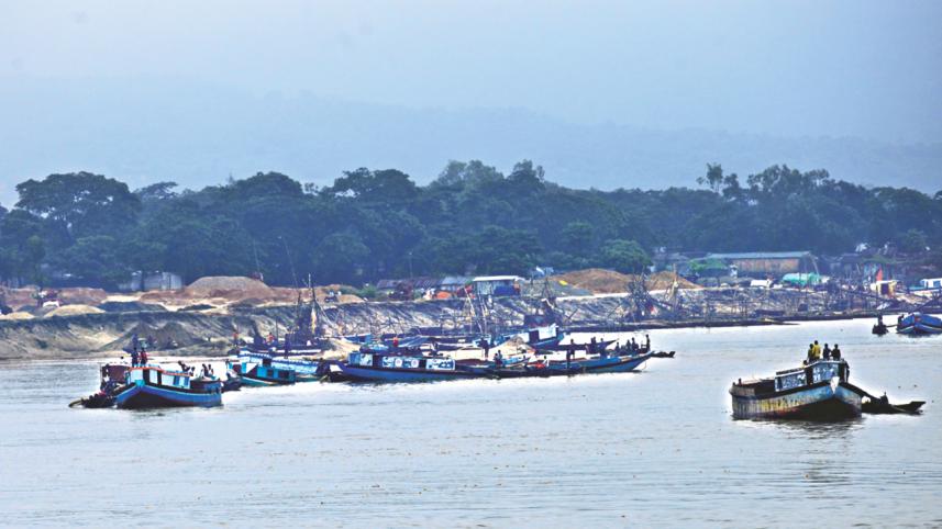Dhalai river 1.jpg