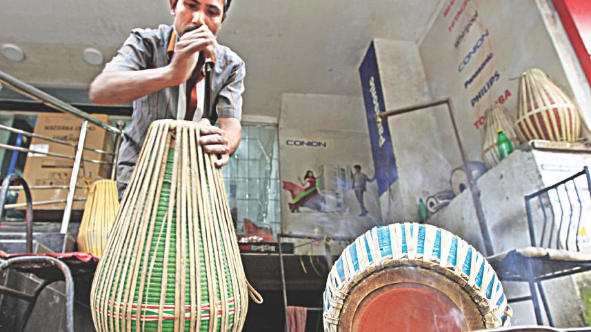 Durga Puja with dhak.jpg
