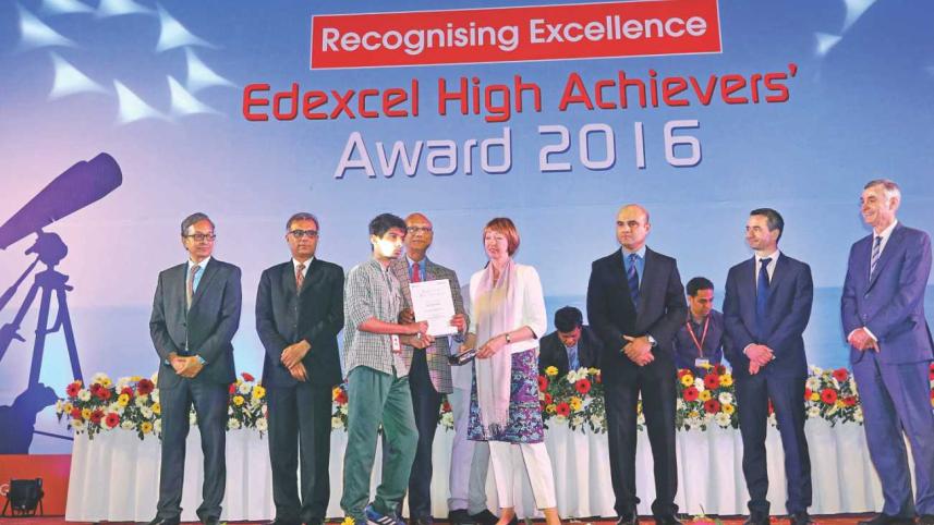 EN ROUTE TO EXCELLENCE