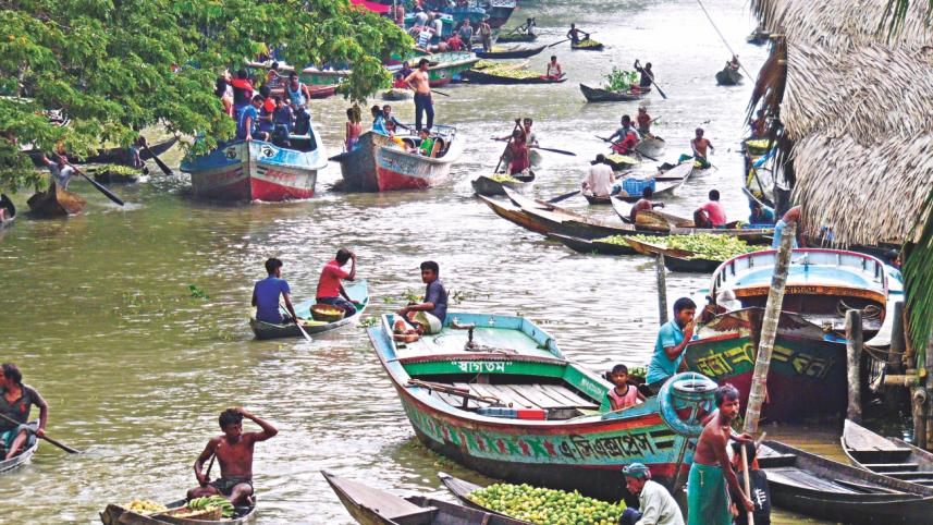 floating guava market.jpg