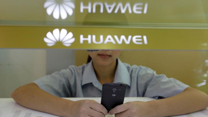Huawei raps staff.jpg