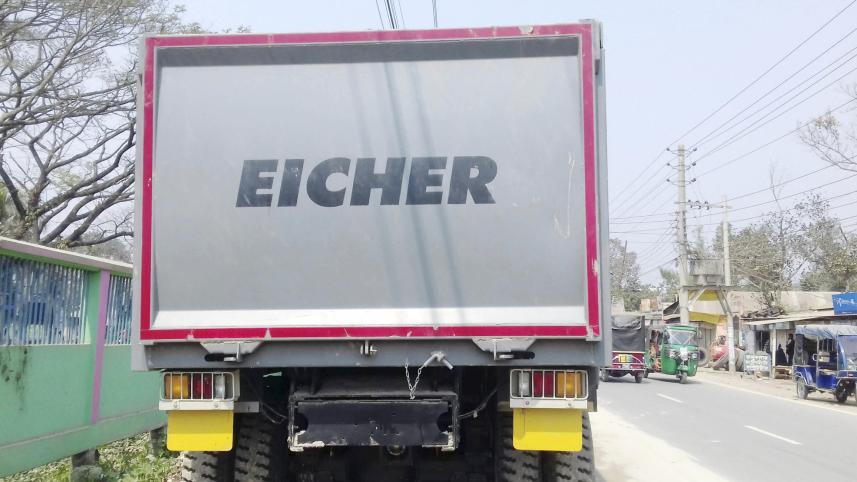 Illegal sand traders Bhuapur.jpg