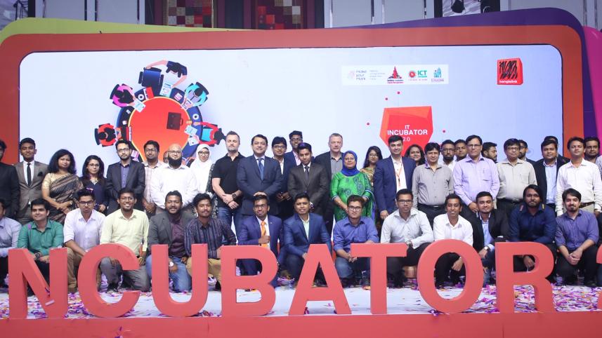 IT Incubator 2 Grand Finale Photo.JPG