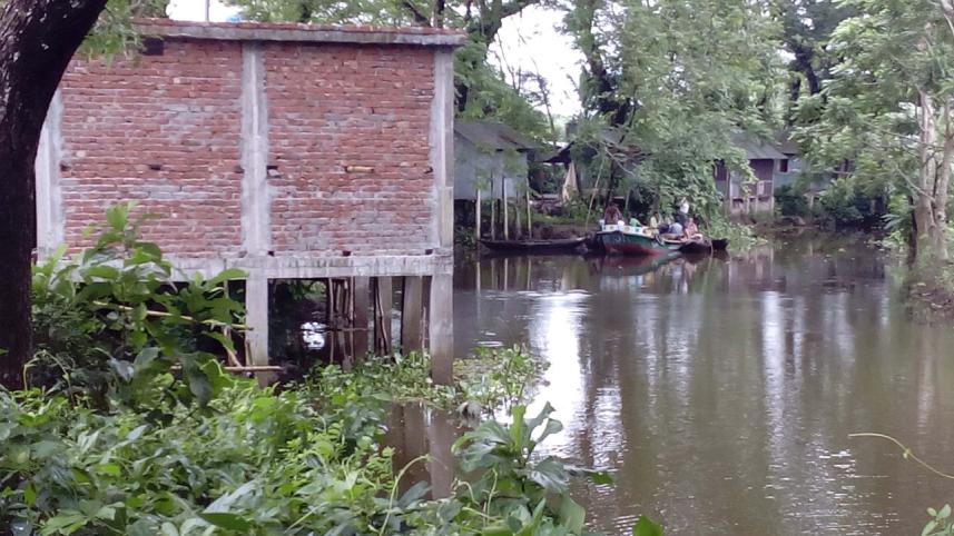 Jhalakathi canals grabbers 1.jpg