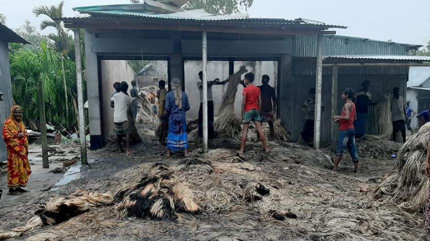 Fire guts of jute in Kurigram