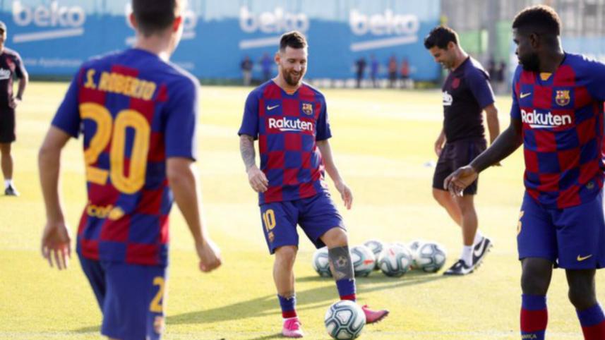 Messi back.jpg