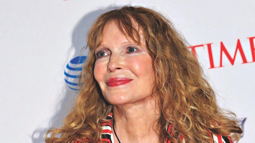 Mia Farrow tweets.jpg