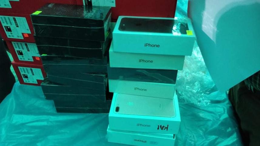 mobile phone sets seized at Dhaka airport