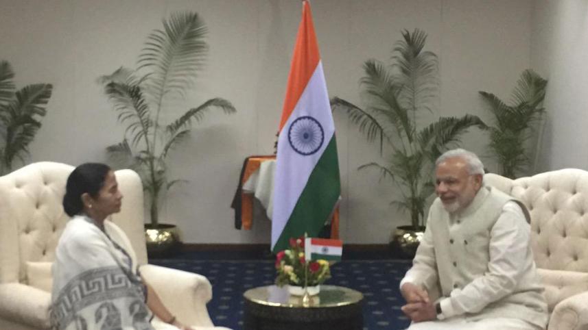 Modi-Mamata-Dhaka.jpg