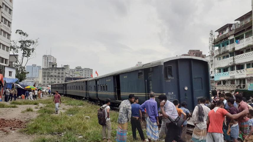 Narayanganj_Train_web.jpg
