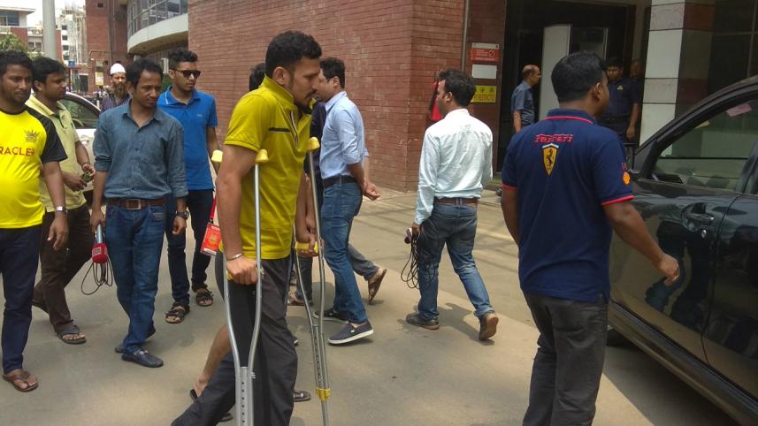 Nasir Hossain injured