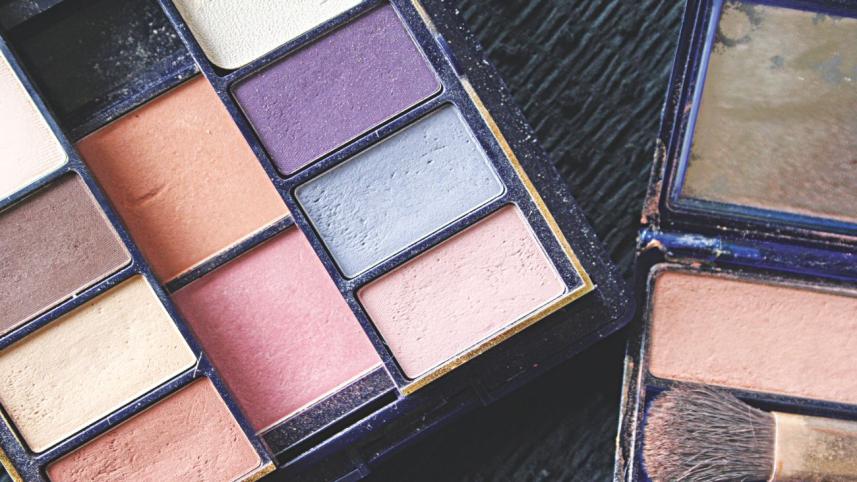 On the go make-up kit 